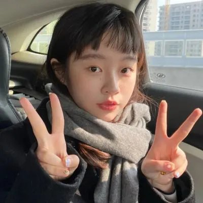 小姑娘艾萝依